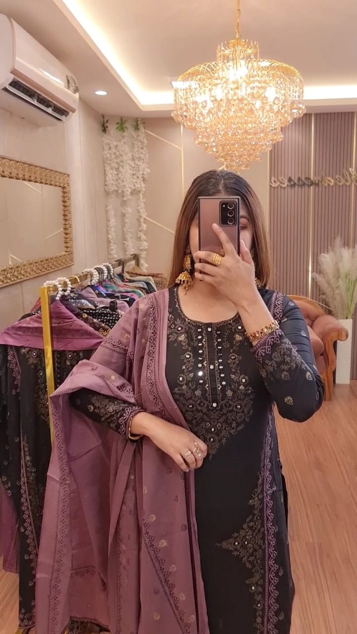 Mb Foil Print (Black)